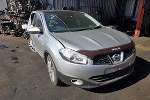 nissan-navara-wreckers-in-northern-territory-big-0